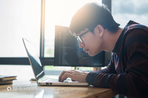 辦公室軟件開發(fā)與編程：技術(shù)挑戰(zhàn)與職業(yè)展望